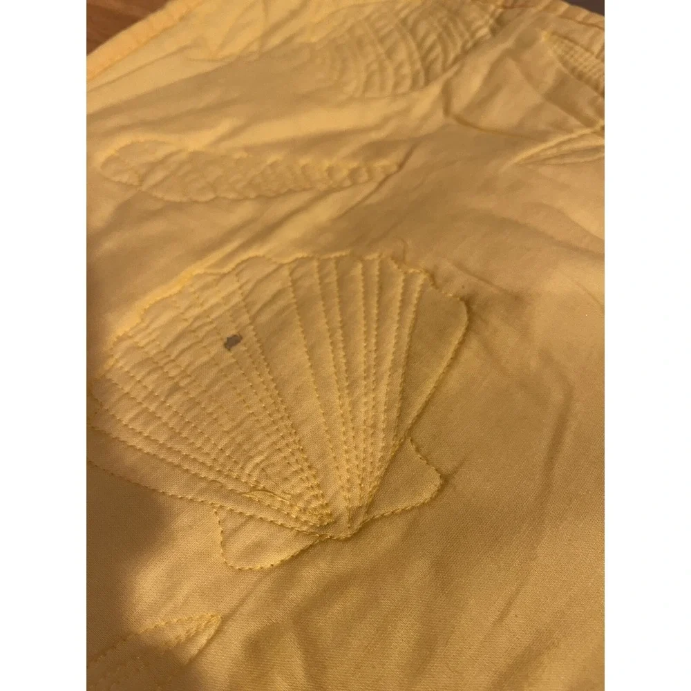 Max Studio Quilt Yellow Seashells Beach Pattern Full/Queen Shams‎